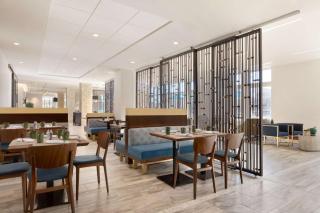 Embassy Suites By Hilton Boulder - Boulder - 1