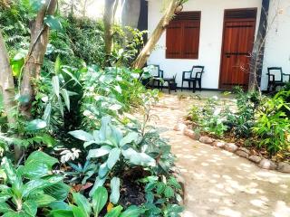 Inside Out Nature Villa - Kandy - 3