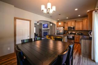 CDA Hideaway 4 bed 3 Bath Modern Mid Term Rental - Hayden - 2