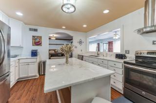 Mins to Graceland Secluded Rambling Ranch Style Home - 5