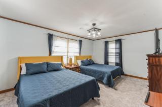 Mins to Graceland Secluded Rambling Ranch Style Home - Memphis - 1