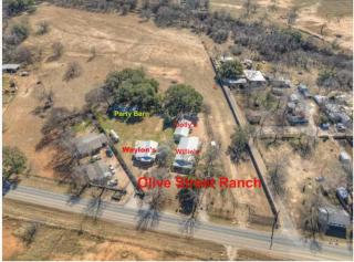 Willies House with Country Views - Shared Party Barn - Fredericksburg - 8