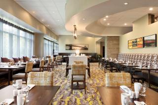 Hilton East Brunswick - East Brunswick - 4