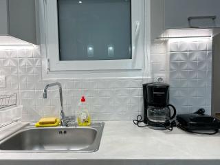 near Acropolis new 2 bedrooms apt in Koukaki - 3