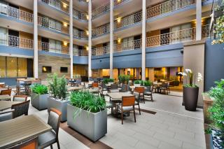 Embassy Suites by Hilton Denver Central Park - 3