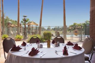 Embassy Suites by Hilton Phoenix Scottsdale - Phoenix - 9