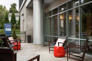 Hampton Inn & Suites Teaneck/Glenpointe - Teaneck - 9