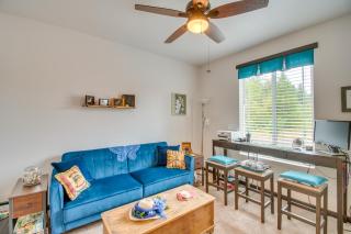 Peaceful Shelton Home with Spacious Yard and Fire Pit! - Shelton - 1
