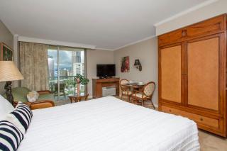 Hotel room on the strip in Kalakaua Ave views L903 - Honolulu - 8