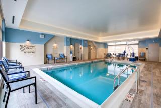 Hampton Inn & Suites Boston/Waltham - Waltham - 4