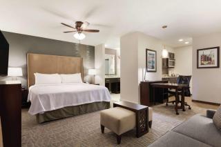 Homewood Suites by Hilton Burlington - Burlington - 1