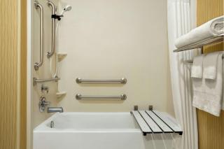 Hampton Inn Akron-Fairlawn - Montrose - 3
