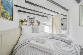 Luxury Couple's Getaway with River Views and Parking - Polperro - 8