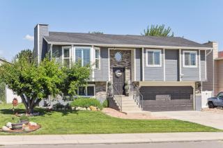 Charming Utah Getaway with Fire Pit and Furnished Deck - West Jordan - 8