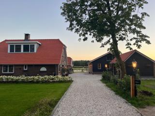 Bed & Breakfast Hoeve Happiness - ontbijt inbegrepen - wellness aanwezig - Voorthuizen - 0