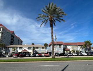 Sails Resort Motel - 3