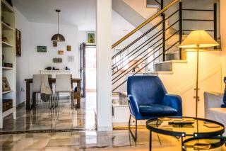 Renovated Townhouse - Sea View - Walk to Beach - 8