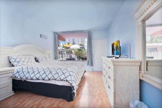 Sky Islands Beach - Fort Lauderdale - 9