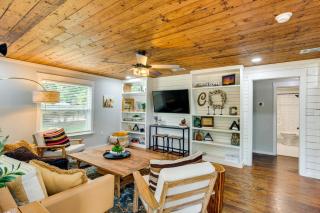 Lindale Vacation Rental with Deck and Grill! - Lindale - 0