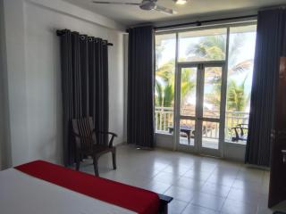 Ocean Breeze Resort - Galle - 5
