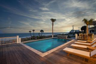 Beachfront Pool Outdoor Kitchen Firepit Putting Green - Folly Beach - 8