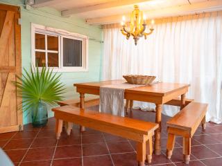 Utopia Guesthouse & Yoga Studio beachfront home - El Cuyo - 3