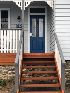 Number 10 -Queen Room with b/fast - Stanley - 1