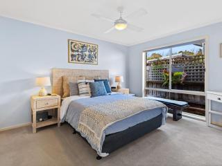 CapelHelm by Ready Set Stay - 9