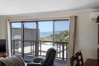 Cape Views Retreat by Ready Set Stay - BYO LINEN & TOWELS - Cape Woolamai - 1
