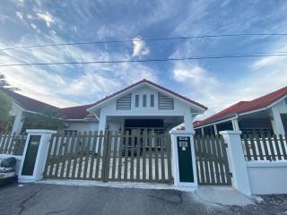 Habitat Homestay Large Semi-D House For 11-13Pax - Ipoh - 0