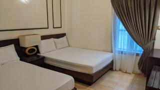 Serene Holiday Chalet with pool in a quiet enclave - 4