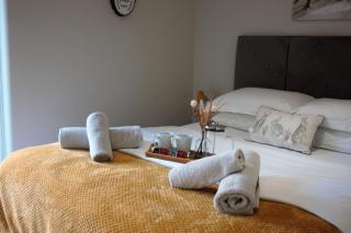 The Squirrels- Alresford, Essex - Alresford - 0