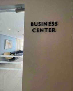 Stylish 1BR Uptown Parksuites BGC, 200mbps/SmartTv - Manila - 9