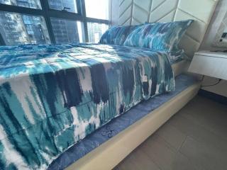 Stylish 1BR Uptown Parksuites BGC, 200mbps/SmartTv - Manila - 8