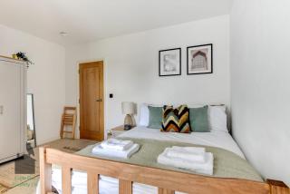 One Bedroom Apartment by Worthing seafront - Worthing - 2