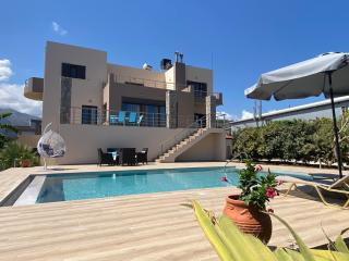 Villa Callista with Private Pool and Hot Tub - sissi - 0