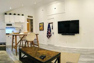 Monthly - Cozy 1 Bed Guest Suite near Venice Beach - 5