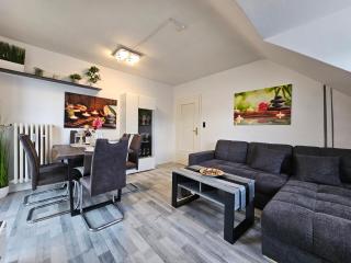 Exklusives und helles Dachgeschoss-Apartment No 3 im Zentrum von Kassel, schnelles 1Gbit Internet, Geschirrspüler, Boxspringbetten - Kassel - 7