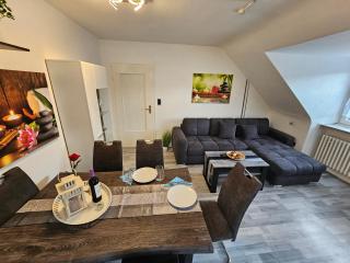 Exklusives und helles Dachgeschoss-Apartment No 3 im Zentrum von Kassel, schnelles 1Gbit Internet, Geschirrspüler, Boxspringbetten - Kassel - 3