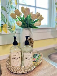 The Rhett House Renovated Historic house - 5