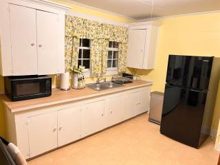 The Rhett House Renovated Historic house - 6