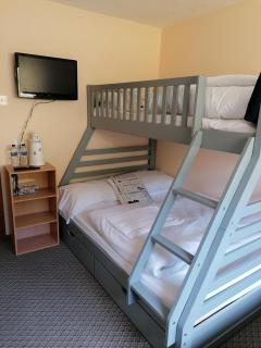 Manorcombe No1, Callington Cornwall Pool view & prosseco - 4