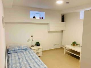 Souterrain budget accomodation - 8