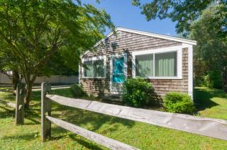 77 Ploughed Neck Road East Sandwich - The Little House - 0