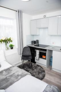 Small But Cozy Studio, Great Tube Connection (D) - Londra - 1