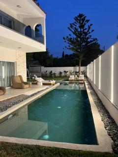 Luxury Villa with Pool, BBQ & Garden in Vouliagmeni - Atene - 8
