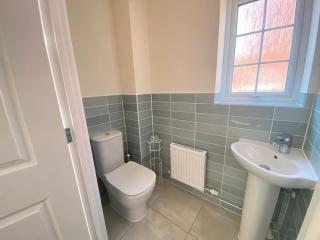 Agase Way - Stylish 4 Bed Home - Milton Keynes - 8