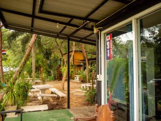 Beach Box Resort at Rimlay Rayong - 8