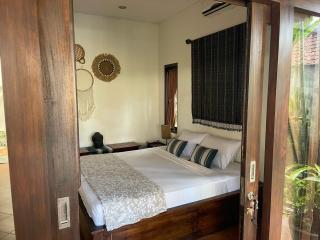 Tropical Villa Canggu - private pool, Wi-Fi and AC - Dalung - 2