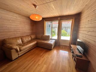 Cozy Scandinavian apartment central in Oslo - free parking and close to many amenities - Grorud - 0